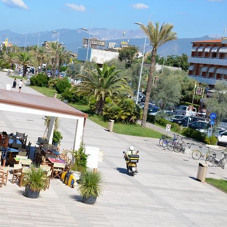Hotel Biagiotti Lido di Camaiore Exteriör bild