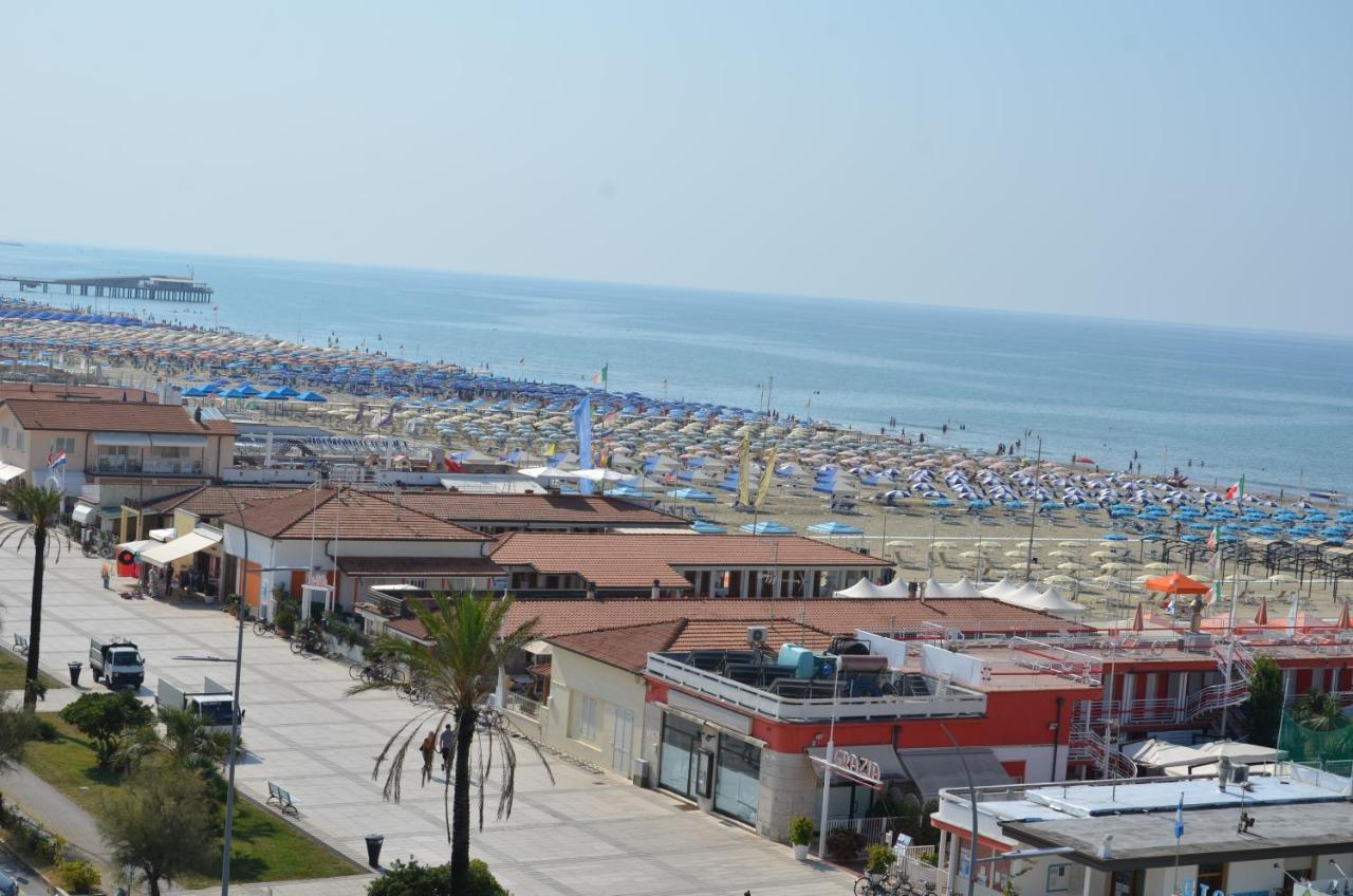 Hotel Biagiotti Lido di Camaiore Exteriör bild