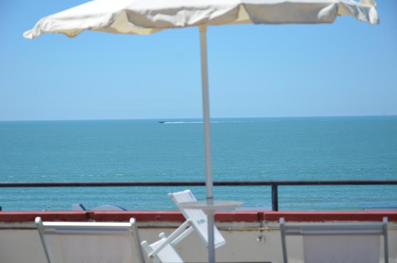 Hotel Biagiotti Lido di Camaiore Exteriör bild