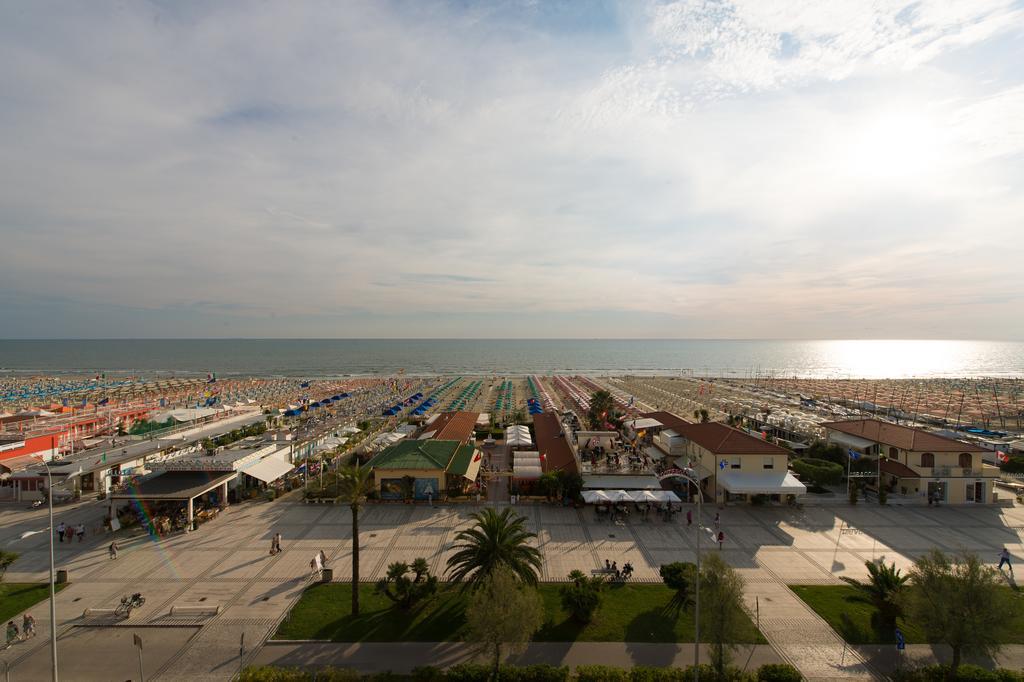 Hotel Biagiotti Lido di Camaiore Exteriör bild